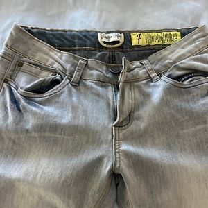 Lightweight super stretchy jean